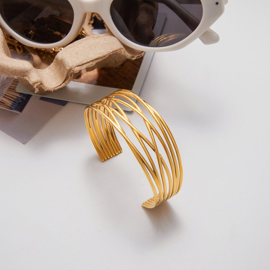 STRAND BANGLE