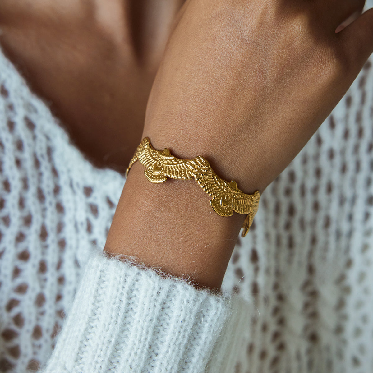LUVR WING BANGLE