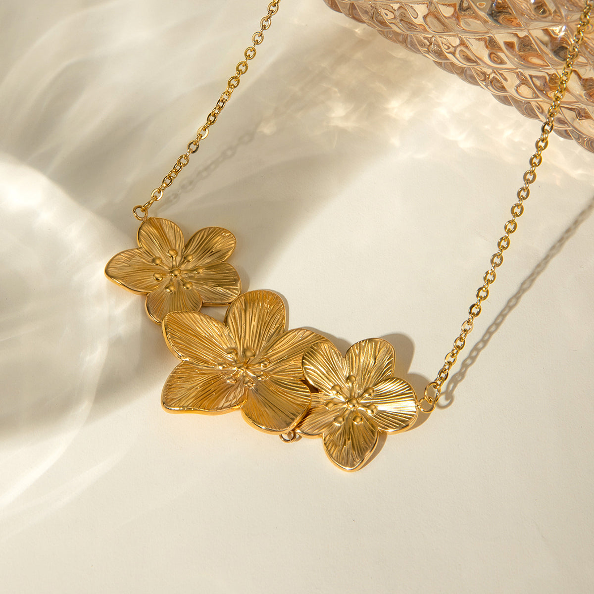 PRIMROSE NECKLACE