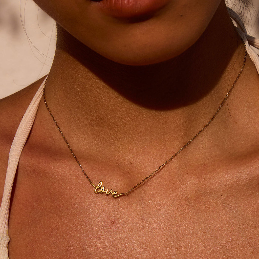 AMOUR NECKLACE